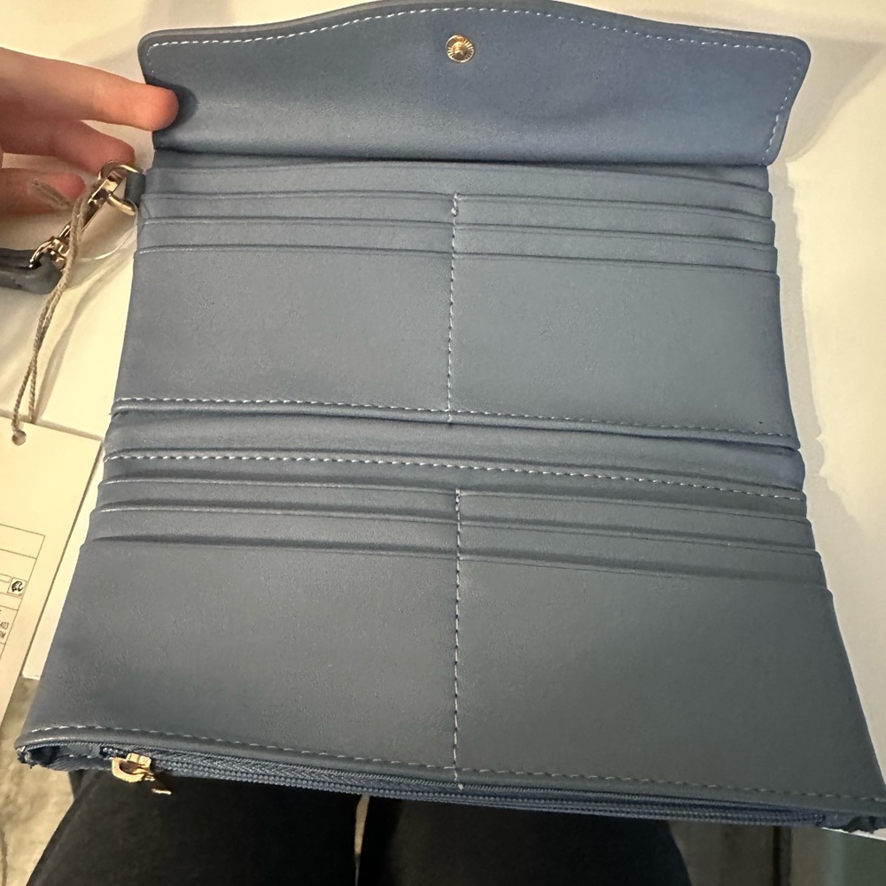 Wallet! - Picture 2 of 4